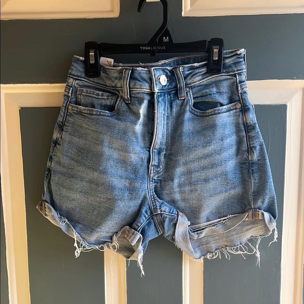 American Eagle mom short
